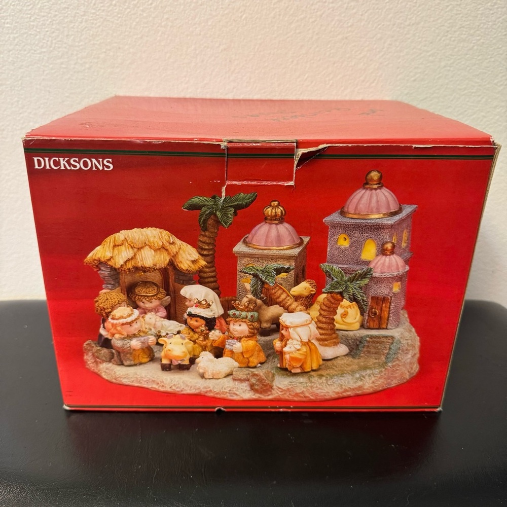 Vintage Dicksons Nativity town Scene Figurines. Christmas decoration